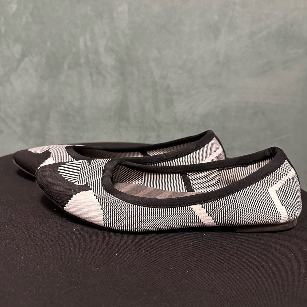 Sketchers Flats size 9 Women’s